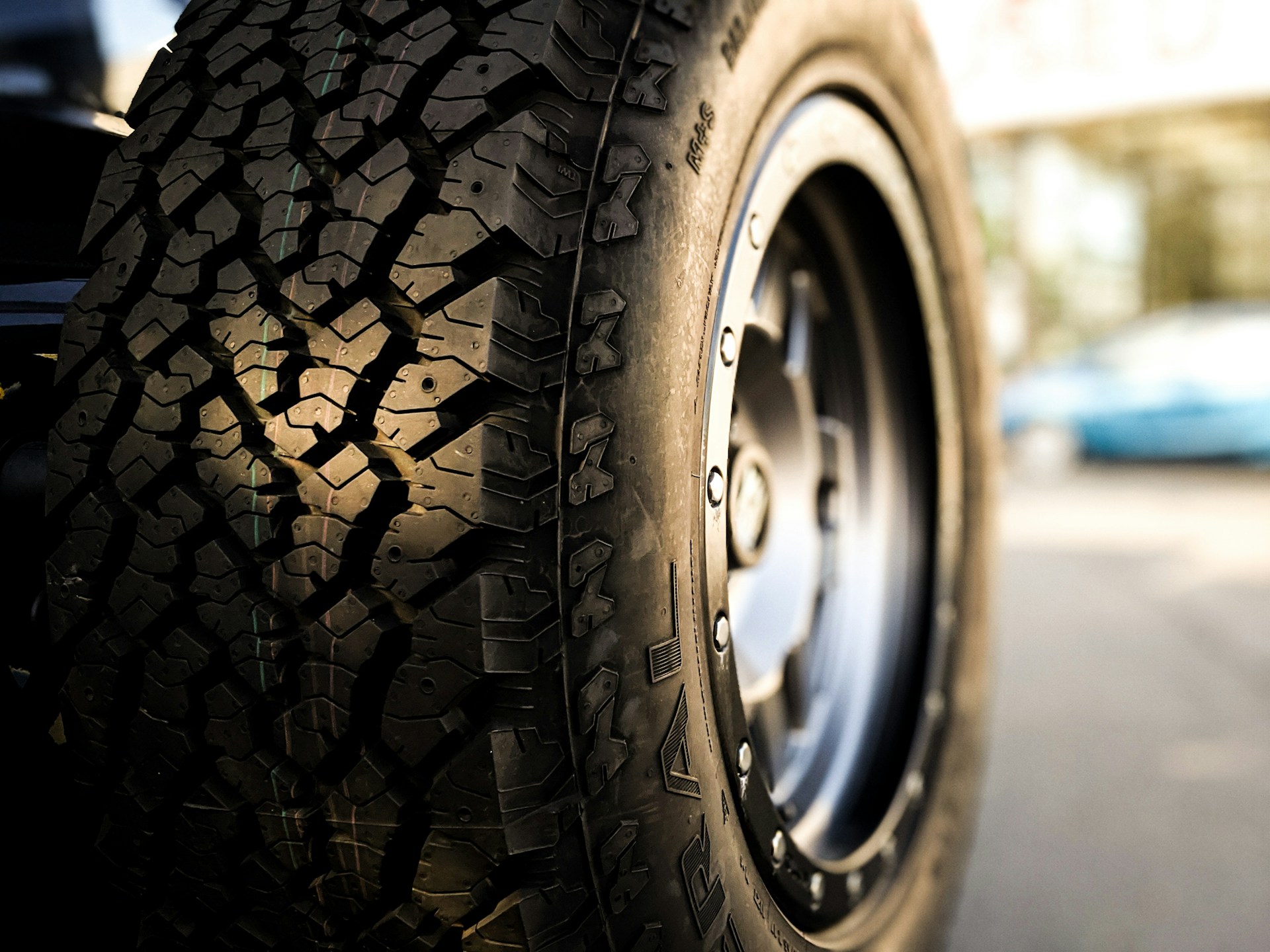 Read more about the article When to Consider Van Tyres Same Day Fitting in Ryton
