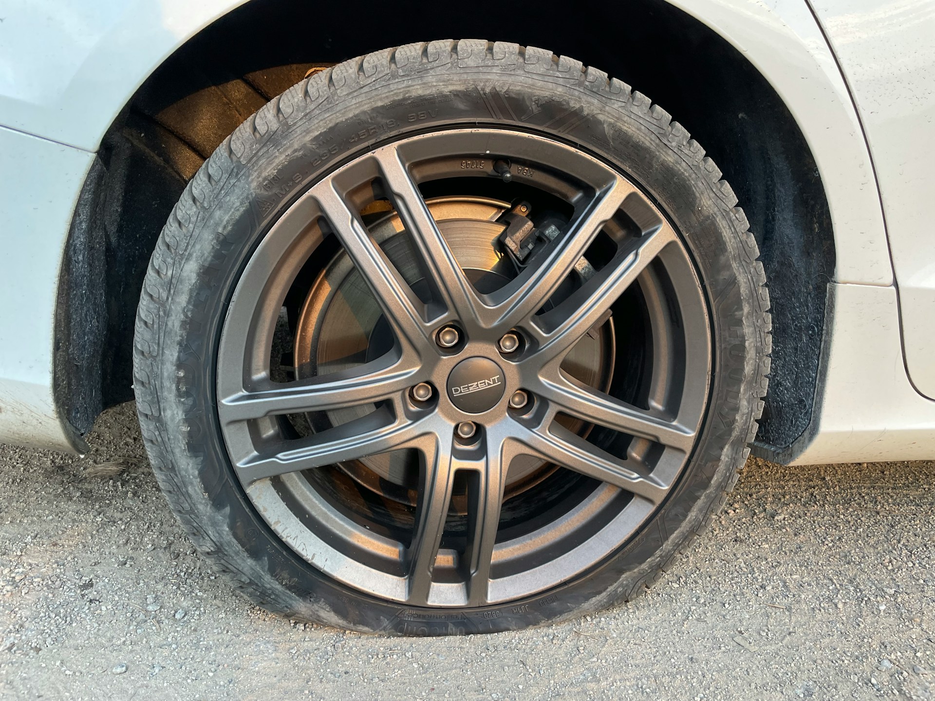 You are currently viewing Ryton Road Hazards That Damage Tyres: Potholes, Kerbs, and Speed Bumps