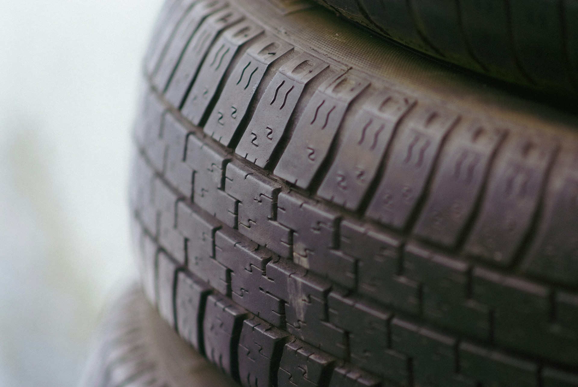 You are currently viewing Taxi Tyre Maintenance in Ryton: Tread, Pressure, Rotation, Alignment