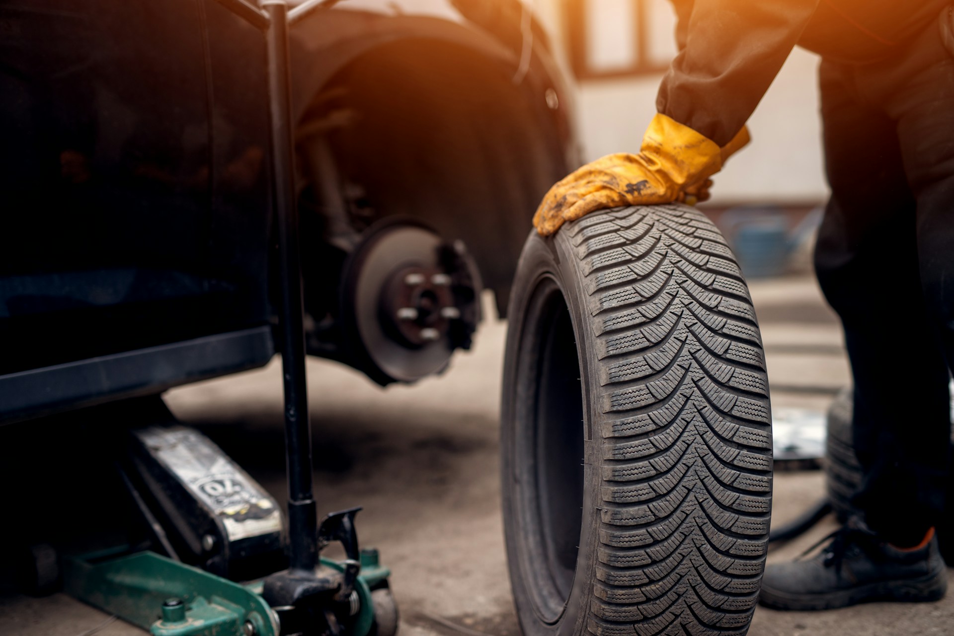 You are currently viewing Uneven Tyre Wear in Ryton: Causes Beyond Alignment and What to Do Next